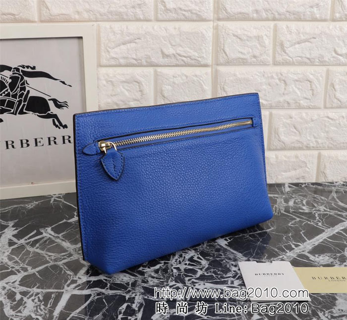 BURBERRY巴寶莉 簡約時尚手拿包 拉鏈口袋飾有 Burberry立體字母 2288  Bhq1047